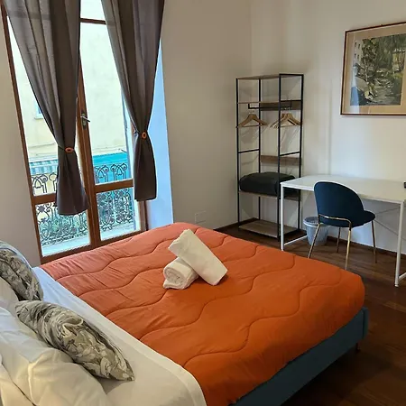 Cavour 142 3*