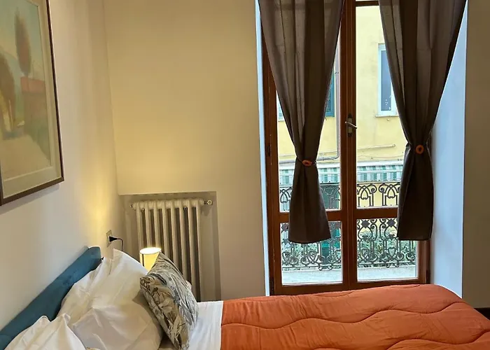 Cavour 142 3* La Spezia